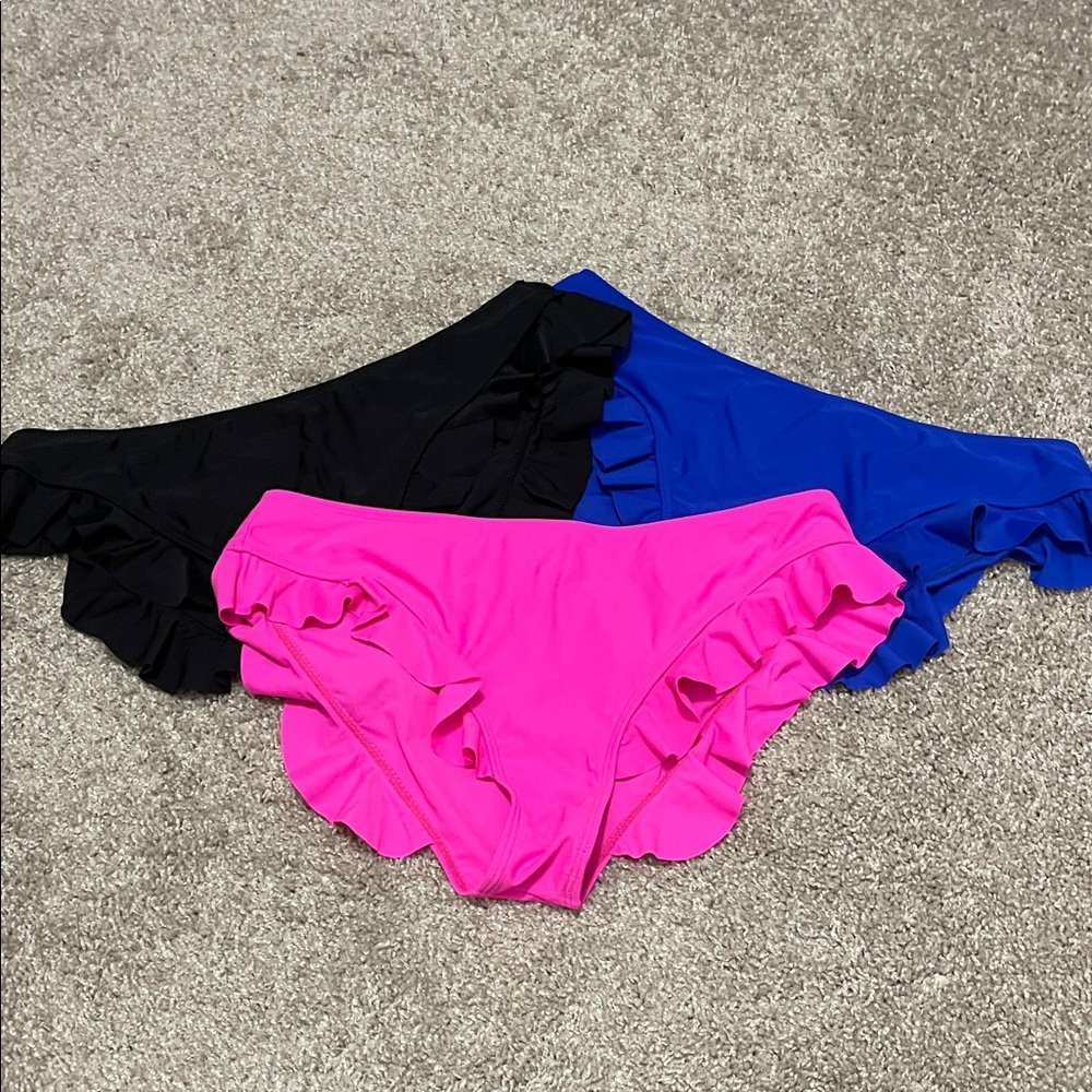 NWOT Ruffle Trim Bikini Bottoms
